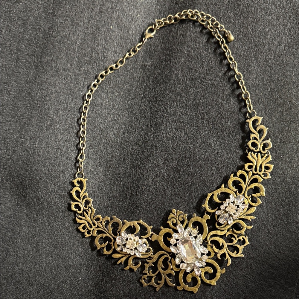 Elegant Gold and Rhinestone Necklace